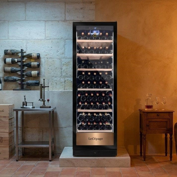 Cave à vin de vieillissement AGCV220VN1ZBI Lecépage 209 bouteilles Porte verre noire